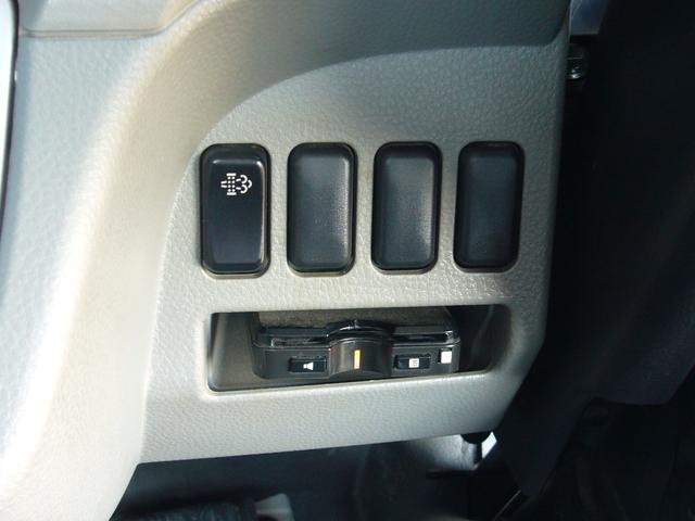 キャンター ロング全低床　２ｔ　オートマ　ＦＭＡＭラジオ　インフォメーションモニター　ＥＴＣ　坂道発進補助装置　ＥＣＯモード　電動ミラー　オーバーヘッドシェルフ　センターコンソール　運転席エアバック　ＡＢＳ（15枚目）