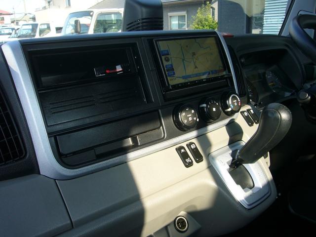キャンター 全低床　２ｔ　オートマ　ナビ　バックカメラ　Ｂｔオーディオ　ＥＴＣ　自動被害軽減ブレーキ　車線逸脱警報・横滑り防止装置　坂道発進補助装置　アクティブサイドガードアシスト　ＬＥＤヘッドライト　スマートキー（4枚目）