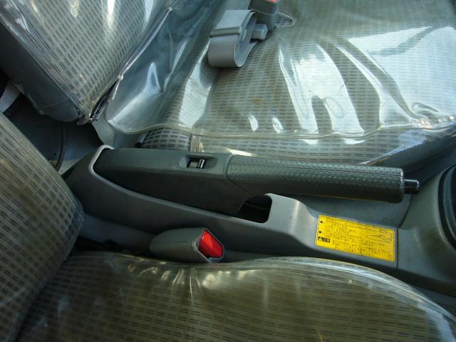 ダイナトラック ジャストロー　１２００ｋｇ　オートマ　ＦＭＡＭラジオ　集中ドアロック　ＷＳＲＳエアバック　ＡＢＳ　センターコンソール　フォグランプ　エアコン　パワステ　パワーウィンドウ　ＵＶカットガラス（17枚目）