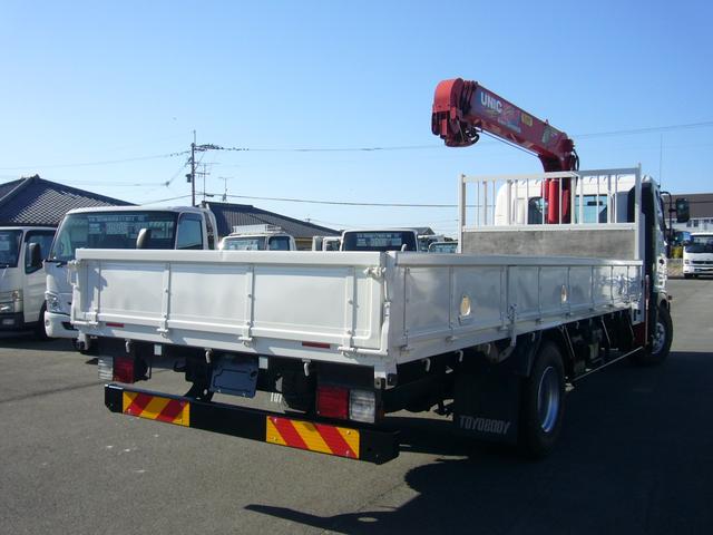 ヒノレンジャー 全低床　古河ユニック　フックイン　ＦＭＡＭラジオ　ＥＴＣ　カラーインフォメーションモニター　自動被害軽減ブレーキ　車線逸脱警報・横滑り防止装置　坂道発進補助装置　オーバーヘッドシェルフ　荷台新塗装済み（6枚目）