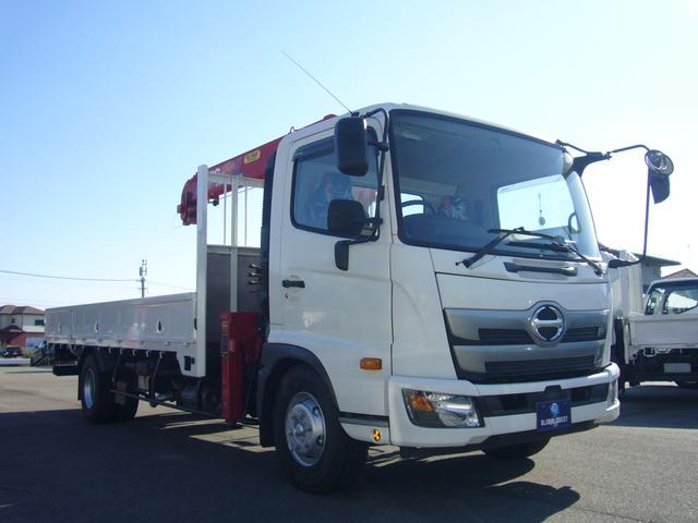 ヒノレンジャー 全低床　古河ユニック　フックイン　ＦＭＡＭラジオ　ＥＴＣ　カラーインフォメーションモニター　自動被害軽減ブレーキ　車線逸脱警報・横滑り防止装置　坂道発進補助装置　オーバーヘッドシェルフ　荷台新塗装済み（10枚目）