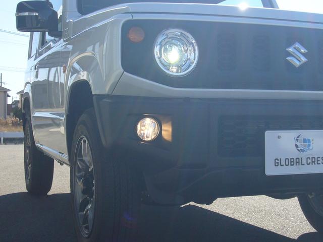 ジムニー ＸＣ　新品８型ナビ　フルセグＴＶ　Ｂｔオーディオ　スマートキー　革巻ステアリング　オートクルーズ　オートＬＥＤヘッドライト　スズキセーフティサポート　オートリトラクトミラー　オートエアコン　純正１６アルミ（6枚目）