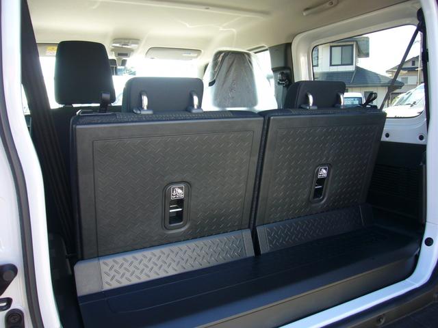 ジムニー ＸＣ　新品８型ナビ　フルセグＴＶ　Ｂｔオーディオ　スマートキー　革巻ステアリング　オートクルーズ　オートＬＥＤヘッドライト　スズキセーフティサポート　オートリトラクトミラー　オートエアコン　純正１６アルミ（19枚目）