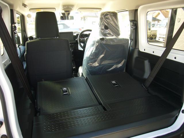 ジムニー ＸＣ　インフォメーションモニター　スマートキー　革巻ステアリング　オートクルーズ　オートＬＥＤヘッドライト　スズキセーフティサポート　オートリトラクトミラー　オートエアコン　純正１６アルミ（20枚目）