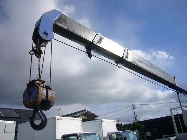 ヒノレンジャー 全低床　オートマ　タダノユニック２．９３ｔ　フックイン　ＦＭＡＭラジオ　ＥＴＣ　インフォメーションモニター　オーバーヘッドシェルフ　フォグランプ　左電動ミラー　ラジコン　荷台新塗装済み（4枚目）