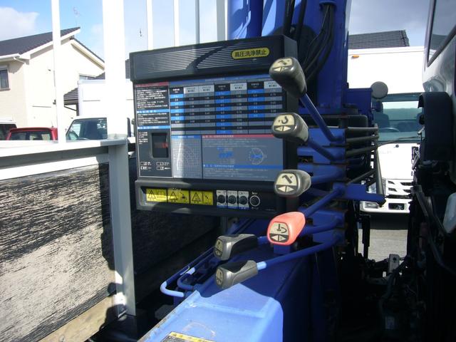 ヒノレンジャー 全低床　オートマ　タダノユニック２．９３ｔ　フックイン　ＦＭＡＭラジオ　ＥＴＣ　インフォメーションモニター　オーバーヘッドシェルフ　フォグランプ　左電動ミラー　ラジコン　荷台新塗装済み（7枚目）