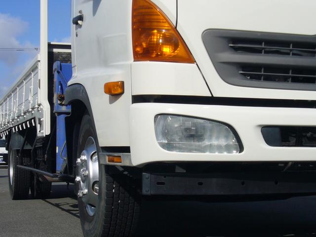 ヒノレンジャー 全低床　オートマ　タダノユニック２．９３ｔ　フックイン　ＦＭＡＭラジオ　ＥＴＣ　インフォメーションモニター　オーバーヘッドシェルフ　フォグランプ　左電動ミラー　ラジコン　荷台新塗装済み（9枚目）