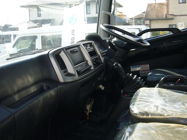 ヒノレンジャー 全低床　オートマ　タダノユニック２．９３ｔ　フックイン　ＦＭＡＭラジオ　ＥＴＣ　インフォメーションモニター　オーバーヘッドシェルフ　フォグランプ　左電動ミラー　ラジコン　荷台新塗装済み（11枚目）