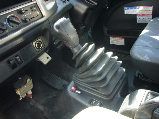 ヒノレンジャー 全低床　オートマ　タダノユニック２．９３ｔ　フックイン　ＦＭＡＭラジオ　ＥＴＣ　インフォメーションモニター　オーバーヘッドシェルフ　フォグランプ　左電動ミラー　ラジコン　荷台新塗装済み（14枚目）