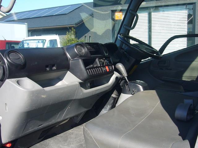 ダイナトラック フルジャストロー　１２００ｋｇ　オートマ　ＦＭＡＭラジオ　ＥＴＣ　集中ドアロック　運転席エアバック　センターコンソール　ＵＶカットガラス　エアコン・パワステ・パワーウィンドウ　フォグランプ　荷台新塗装済　ツールボックス（3枚目）