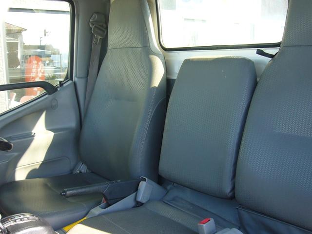 ダイナトラック フルジャストロー　１２００ｋｇ　オートマ　ＦＭＡＭラジオ　ＥＴＣ　集中ドアロック　運転席エアバック　センターコンソール　ＵＶカットガラス　エアコン・パワステ・パワーウィンドウ　フォグランプ　荷台新塗装済　ツールボックス（6枚目）