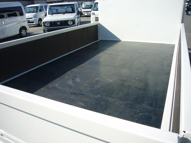 ダイナトラック フルジャストロー　１２００ｋｇ　オートマ　ＦＭＡＭラジオ　ＥＴＣ　集中ドアロック　運転席エアバック　センターコンソール　ＵＶカットガラス　エアコン・パワステ・パワーウィンドウ　フォグランプ　荷台新塗装済　ツールボックス（9枚目）