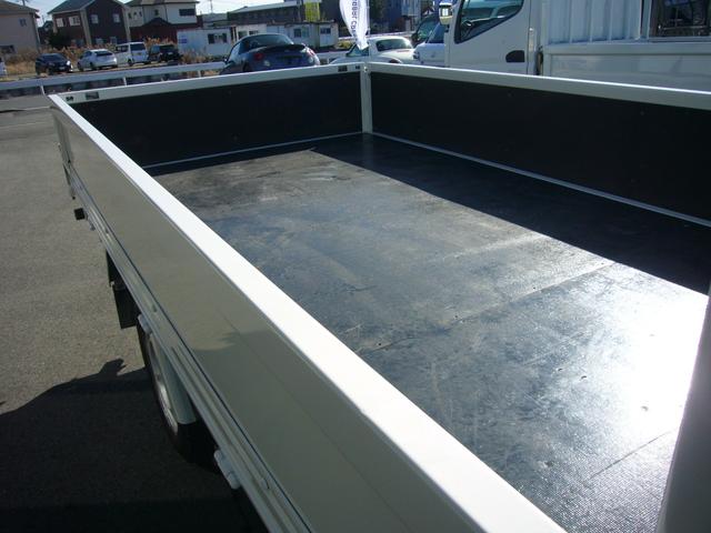 ダイナトラック フルジャストロー　１２００ｋｇ　オートマ　ＦＭＡＭラジオ　ＥＴＣ　集中ドアロック　運転席エアバック　センターコンソール　ＵＶカットガラス　エアコン・パワステ・パワーウィンドウ　フォグランプ　荷台新塗装済　ツールボックス（11枚目）