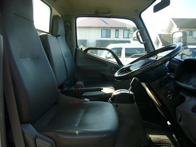 ダイナトラック フルジャストロー　１２００ｋｇ　オートマ　ＦＭＡＭラジオ　ＥＴＣ　集中ドアロック　運転席エアバック　センターコンソール　ＵＶカットガラス　エアコン・パワステ・パワーウィンドウ　フォグランプ　荷台新塗装済　ツールボックス（12枚目）