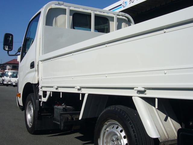 ダイナトラック フルジャストロー　１２００ｋｇ　オートマ　ＦＭＡＭラジオ　ＥＴＣ　集中ドアロック　運転席エアバック　センターコンソール　ＵＶカットガラス　エアコン・パワステ・パワーウィンドウ　フォグランプ　荷台新塗装済　ツールボックス（31枚目）