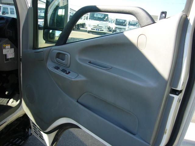 ダイナトラック フルジャストロー　１２００ｋｇ　オートマ　ＦＭＡＭラジオ　ＥＴＣ　集中ドアロック　運転席エアバック　センターコンソール　ＵＶカットガラス　エアコン・パワステ・パワーウィンドウ　フォグランプ　荷台新塗装済　ツールボックス（40枚目）