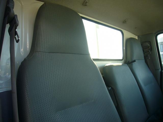 ダイナトラック フルジャストロー　１２００ｋｇ　オートマ　ＦＭＡＭラジオ　ＥＴＣ　集中ドアロック　運転席エアバック　センターコンソール　ＵＶカットガラス　エアコン・パワステ・パワーウィンドウ　フォグランプ　荷台新塗装済　ツールボックス（42枚目）