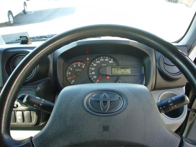 ダイナトラック フルジャストロー　１２００ｋｇ　オートマ　ＦＭＡＭラジオ　ＥＴＣ　集中ドアロック　運転席エアバック　センターコンソール　ＵＶカットガラス　エアコン・パワステ・パワーウィンドウ　フォグランプ　荷台新塗装済　ツールボックス（44枚目）