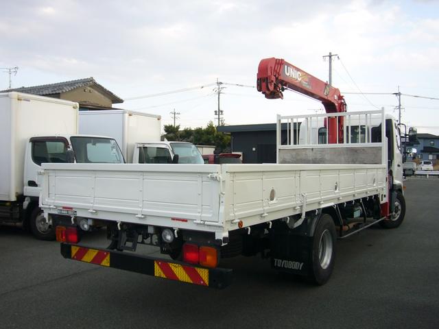 ヒノレンジャー 全低床　オートマ　古河ユニック２．９ｔ　フックイン　ＦＭＡＭラジオ　ＥＴＣ　インフォメーションモニター　オーバーヘッドシェルフ　フォグランプ　左電動ミラー　ラジコン　荷台新塗装済み（5枚目）