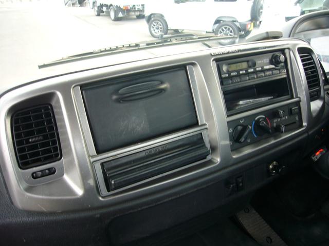 ヒノレンジャー 全低床　オートマ　古河ユニック２．９ｔ　フックイン　ＦＭＡＭラジオ　ＥＴＣ　インフォメーションモニター　オーバーヘッドシェルフ　フォグランプ　左電動ミラー　ラジコン　荷台新塗装済み（17枚目）