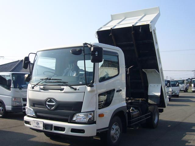 ヒノレンジャー ダンプ　３５００ｋｇ　６速　ＦＭＡＭラジオ　Ｂｔオーディオ　ＥＴＣ　カラーインフォメーションモニター　集中ドアロック　左電動ミラー　オーバーヘッドシェルフ　センターコンソール　横滑り防止装置　荷台新塗装済み（9枚目）