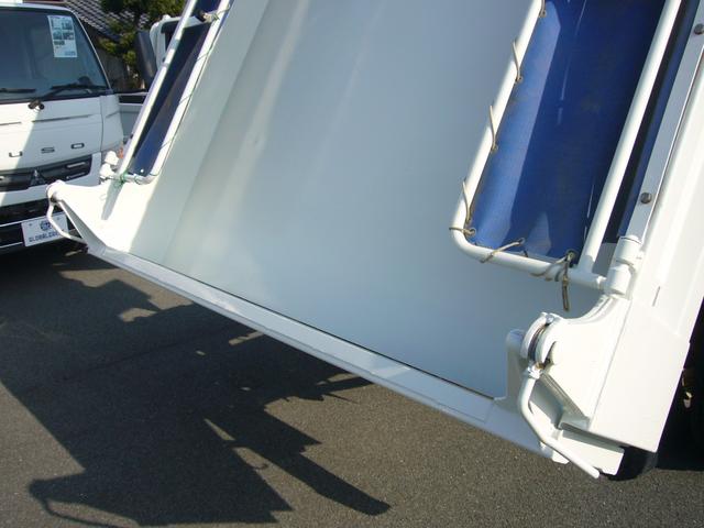 ヒノレンジャー ダンプ　３５００ｋｇ　６速　ＦＭＡＭラジオ　Ｂｔオーディオ　ＥＴＣ　カラーインフォメーションモニター　集中ドアロック　左電動ミラー　オーバーヘッドシェルフ　センターコンソール　横滑り防止装置　荷台新塗装済み（17枚目）