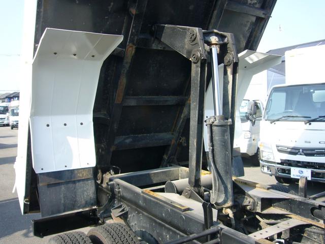 ヒノレンジャー ダンプ　３５００ｋｇ　６速　ＦＭＡＭラジオ　Ｂｔオーディオ　ＥＴＣ　カラーインフォメーションモニター　集中ドアロック　左電動ミラー　オーバーヘッドシェルフ　センターコンソール　横滑り防止装置　荷台新塗装済み（19枚目）