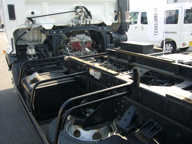 ヒノレンジャー ダンプ　３５００ｋｇ　６速　ＦＭＡＭラジオ　Ｂｔオーディオ　ＥＴＣ　カラーインフォメーションモニター　集中ドアロック　左電動ミラー　オーバーヘッドシェルフ　センターコンソール　横滑り防止装置　荷台新塗装済み（20枚目）