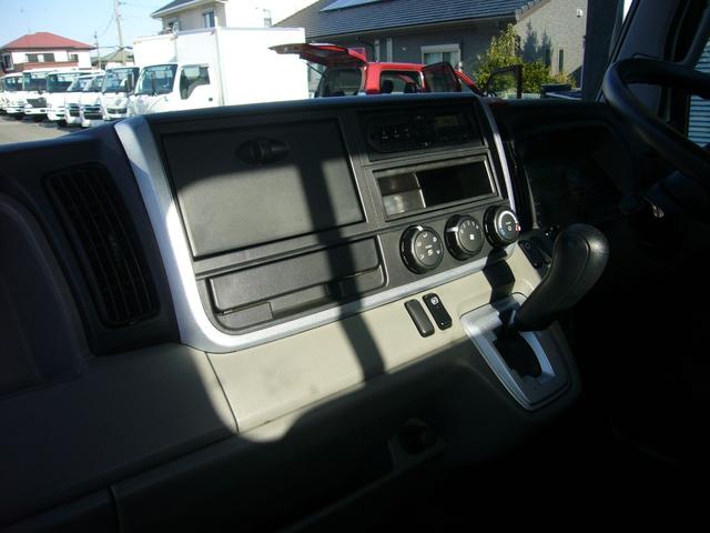 キャンター 　全低床　１．５ｔ　オートマ　ＥＴＣ　キーレス　インフォメーションモニター　ＦＭＡＭラジオ　ＥＣＯモード　左電動ミラー　オーバーヘッドシェルフ　センターコンソール　アームレスト（5枚目）