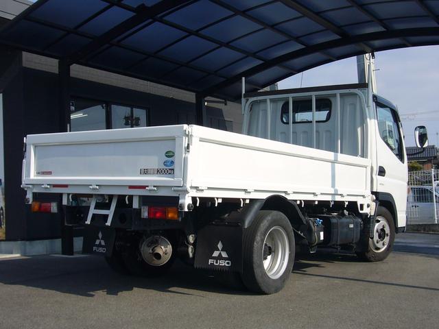 キャンター 全低床 2t オートマ 自動被害軽減ブレーキ 車線逸脱警報・横滑り防止装置 坂道発進補助装置 ETC キーレス インフォメーションモニター アームレスト オーバーヘッドシェルフ 荷台鉄板張り 荷台新塗装済(6枚目)