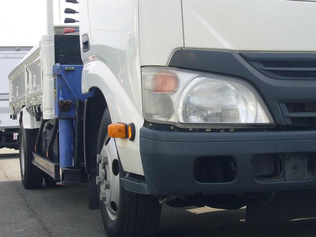 デュトロ セミロング全低床　２ｔ　タダノ３段クレーン　２．６３ｔ　フックイン　オートマ　純正ラジオ　ＥＴＣ　集中ドアロック　インフォメーションモニター　オーバーヘッドシェルフ　運転席エアバック　ＡＢＳ　荷台新塗装済（15枚目）
