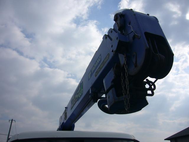 デュトロ セミロング全低床　２ｔ　タダノ３段クレーン　２．６３ｔ　フックイン　オートマ　純正ラジオ　ＥＴＣ　集中ドアロック　インフォメーションモニター　オーバーヘッドシェルフ　運転席エアバック　ＡＢＳ　荷台新塗装済（22枚目）