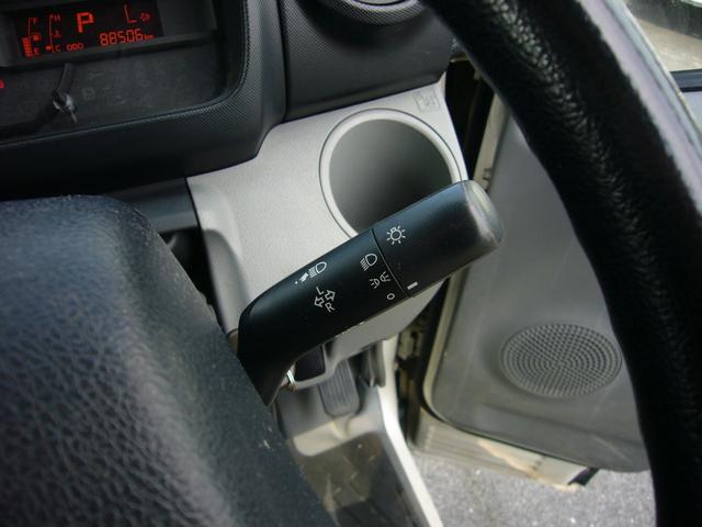 デュトロ セミロング全低床　２ｔ　タダノ３段クレーン　２．６３ｔ　フックイン　オートマ　純正ラジオ　ＥＴＣ　集中ドアロック　インフォメーションモニター　オーバーヘッドシェルフ　運転席エアバック　ＡＢＳ　荷台新塗装済（26枚目）