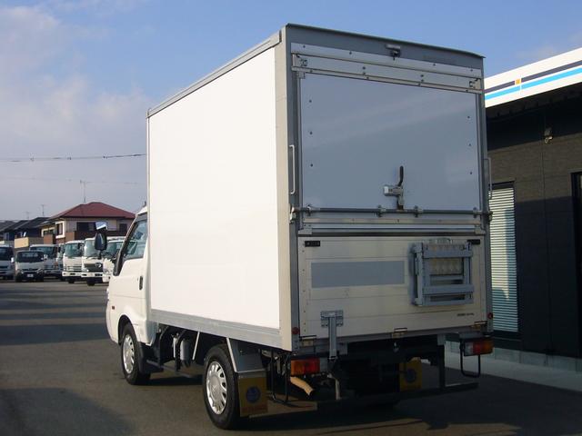 デュトロ セミロング全低床　２ｔ　タダノ３段クレーン　２．６３ｔ　フックイン　オートマ　純正ラジオ　ＥＴＣ　集中ドアロック　インフォメーションモニター　オーバーヘッドシェルフ　運転席エアバック　ＡＢＳ　荷台新塗装済（31枚目）