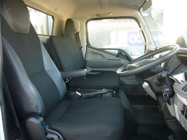 キャンター ロング全低床 3t ロングワイド オートマ 縞アルミ張り 荷台作業灯 自動被害軽減ブレーキ 坂道発進補助装置 ETC キーレス アームレスト オーバーヘッドシェルフ ECOモード 電動ミラー(13枚目)