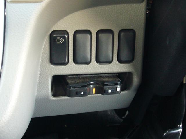 キャンター ロング全低床 3t ロングワイド オートマ 縞アルミ張り 荷台作業灯 自動被害軽減ブレーキ 坂道発進補助装置 ETC キーレス アームレスト オーバーヘッドシェルフ ECOモード 電動ミラー(16枚目)