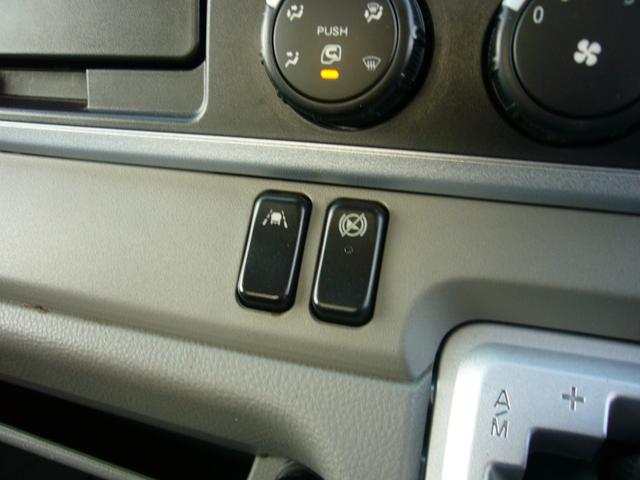 キャンター ロング全低床 3t ロングワイド オートマ 縞アルミ張り 荷台作業灯 自動被害軽減ブレーキ 坂道発進補助装置 ETC キーレス アームレスト オーバーヘッドシェルフ ECOモード 電動ミラー(17枚目)