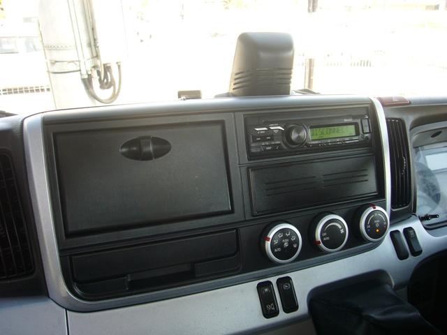 キャンター 全低床　カスタム　５速　ＥＴＣ　オートエアコン　自動被害軽減ブレーキ　車線逸脱警報　坂道発進補助装置　ＬＥＤヘッドライト　デジタルインナーミラー　革調シートカバー　サイドガードアクティブシステム　荷台新塗装済み（4枚目）