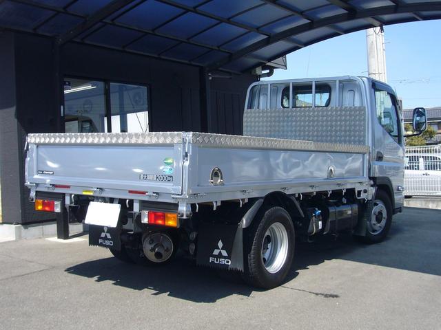 キャンター 全低床　カスタム　５速　ＥＴＣ　オートエアコン　自動被害軽減ブレーキ　車線逸脱警報　坂道発進補助装置　ＬＥＤヘッドライト　デジタルインナーミラー　革調シートカバー　サイドガードアクティブシステム　荷台新塗装済み（7枚目）