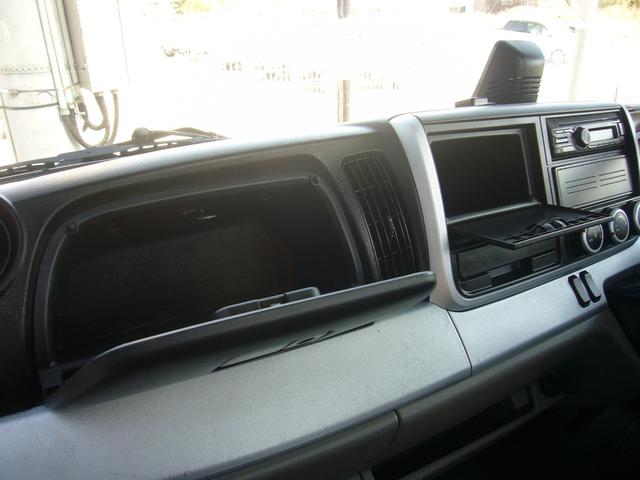 キャンター 全低床　カスタム　５速　ＥＴＣ　オートエアコン　自動被害軽減ブレーキ　車線逸脱警報　坂道発進補助装置　ＬＥＤヘッドライト　デジタルインナーミラー　革調シートカバー　サイドガードアクティブシステム　荷台新塗装済み（29枚目）