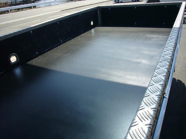 キャンター 全低床　カスタム　５速　ＥＴＣ　オートエアコン　自動被害軽減ブレーキ　車線逸脱警報　坂道発進補助装置　ＬＥＤヘッドライト　デジタルインナーミラー　革調シートカバー　サイドガードアクティブシステム　荷台新塗装済み（35枚目）