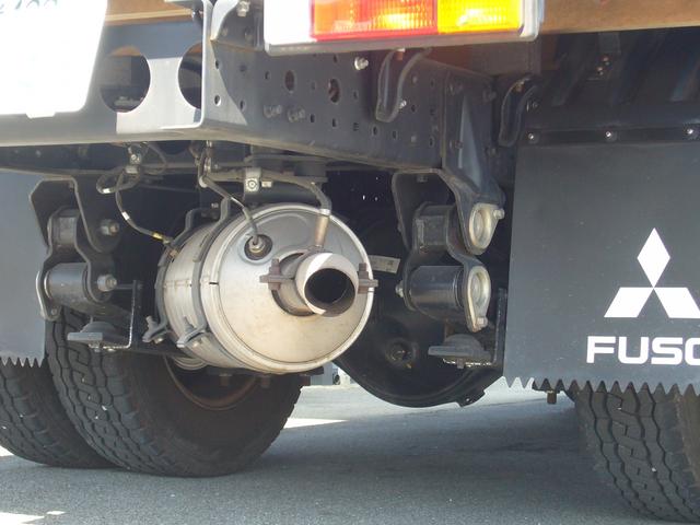 キャンター 全低床　カスタム　５速　ＥＴＣ　オートエアコン　自動被害軽減ブレーキ　車線逸脱警報　坂道発進補助装置　ＬＥＤヘッドライト　デジタルインナーミラー　革調シートカバー　サイドガードアクティブシステム　荷台新塗装済み（39枚目）