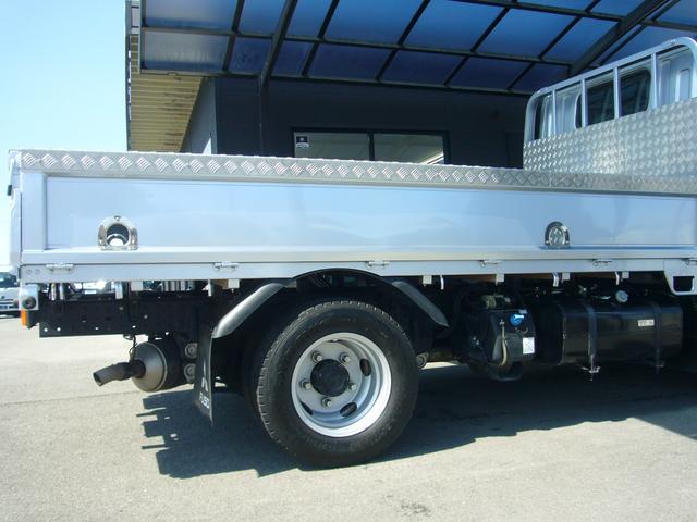 キャンター 全低床　カスタム　５速　ＥＴＣ　オートエアコン　自動被害軽減ブレーキ　車線逸脱警報　坂道発進補助装置　ＬＥＤヘッドライト　デジタルインナーミラー　革調シートカバー　サイドガードアクティブシステム　荷台新塗装済み（41枚目）