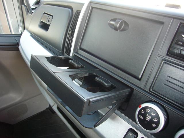 キャンター 全低床　カスタム　５速　ＥＴＣ　オートエアコン　自動被害軽減ブレーキ　車線逸脱警報　坂道発進補助装置　ＬＥＤヘッドライト　デジタルインナーミラー　革調シートカバー　サイドガードアクティブシステム　荷台新塗装済み（54枚目）