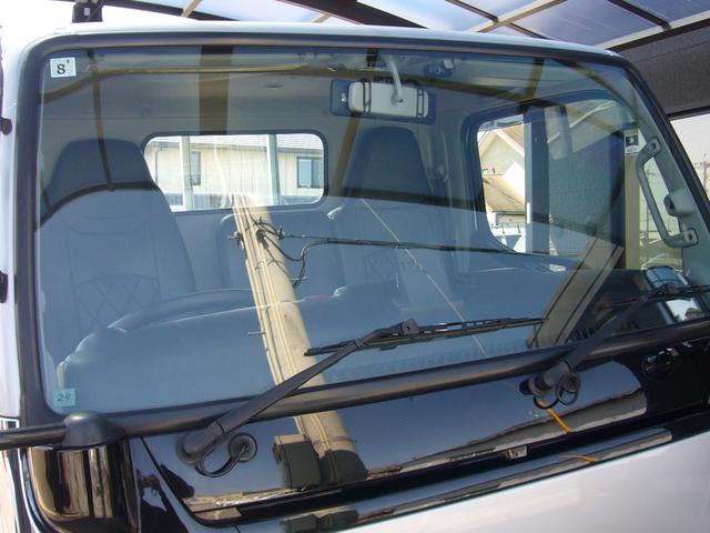 キャンター 全低床　カスタム　５速　ＥＴＣ　オートエアコン　自動被害軽減ブレーキ　車線逸脱警報　坂道発進補助装置　ＬＥＤヘッドライト　デジタルインナーミラー　革調シートカバー　サイドガードアクティブシステム　荷台新塗装済み（59枚目）