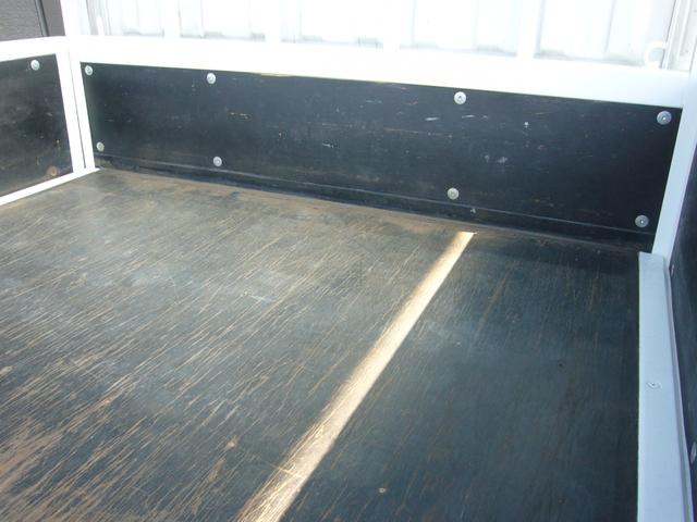 キャンター 1.5全低床 オートマ ナビ ETC Btオーディオ USBコード キーレス 自動被害軽減ブレーキ 車線逸脱警報・横滑り防止装置 坂道発進補助装置 アームレスト オーバーヘッドシェルフ フォグランプ 荷台新塗装済み(42枚目)