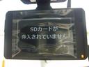 全低床　ＥＴＣ　キーレス　自動被害軽減ブレーキ　車線逸脱警報　横滑り防止装置　アームレスト　センターコンソール　オーバーヘッドシェルフ　電動ミラー　エアコン　ビニールシートカバー　スタッドレスタイヤ（29枚目）