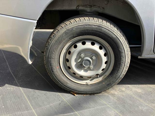 ミニキャブバン ＣＤ　４ＷＤ　軽バン　オートマ車　両側スライドドア　エアコン　パワーステアリング　運転席エアバッグ　最大積載量３５０ｋｇ（12枚目）