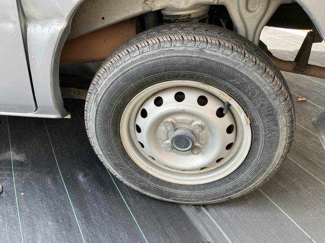 ミニキャブバン ＣＤ　４ＷＤ　軽バン　オートマ車　両側スライドドア　エアコン　パワーステアリング　運転席エアバッグ　最大積載量３５０ｋｇ（14枚目）