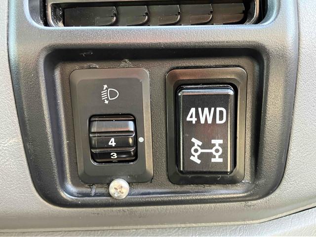 ミニキャブバン ＣＤ　４ＷＤ　軽バン　オートマ車　両側スライドドア　エアコン　パワーステアリング　運転席エアバッグ　最大積載量３５０ｋｇ（40枚目）
